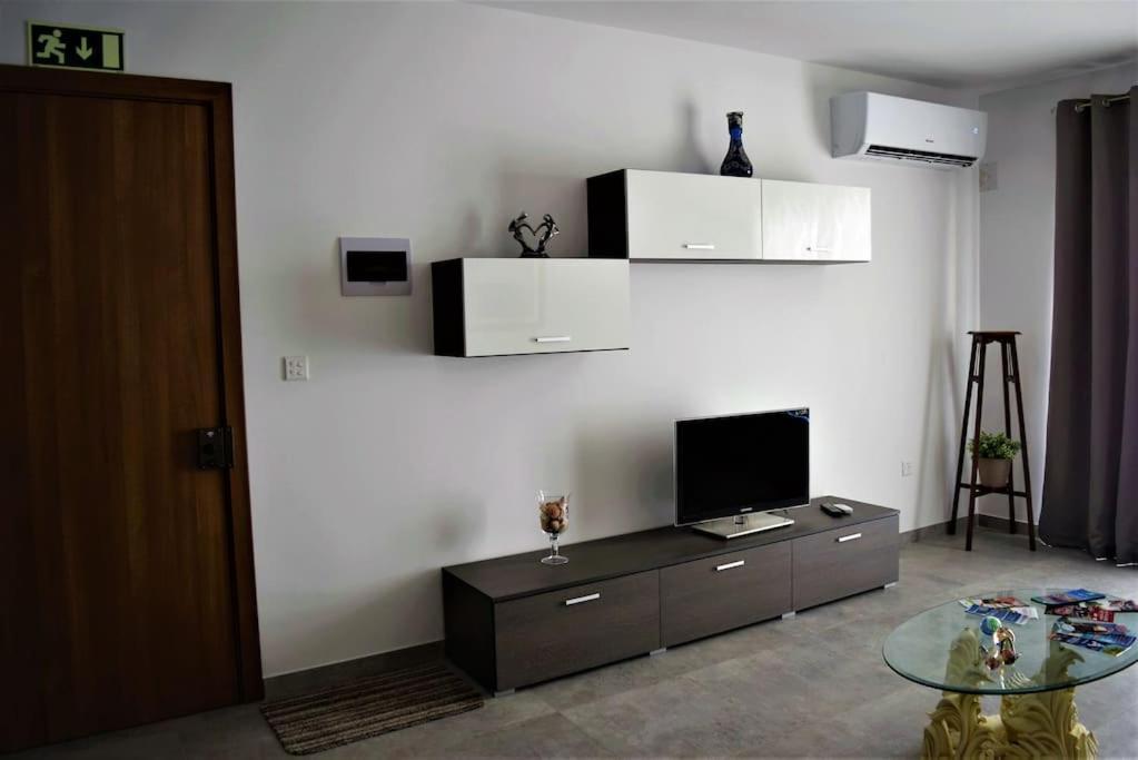 Lovely 3-Bedroom Apartment In L-L'Inglin Exterior foto